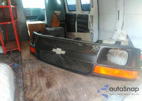 2005 Chevrolet Express из США, поврежденный, VIN 1GCFG15X451252983